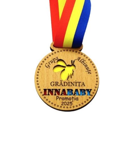 Medalie personalizată din lemn pentru trofee și premii gravare laser.